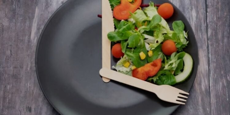 Le jeûne intermittent est une méthode de gestion alimentaire qui gagne en popularité grâce à ses nombreux bienfaits pour la santé